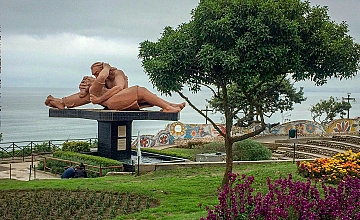 Museo de Oro – Barranco – City tour Colonial y Moderno: Parque del Amor, Huaca Pucllana, San Isidro – Plaza de Armas Lima: Catedral de Lima, Palacio de Gobierno y Convento de San Francisco – Cena Romántica en la Rosa Náutica (Desayuno, Almuerzo y Cena)