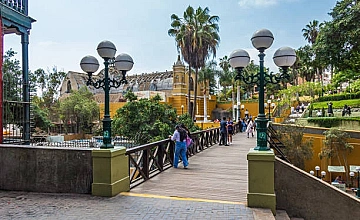 Museo de Oro – Barranco – City tour Colonial y Moderno: Parque del Amor, Huaca Pucllana, San Isidro – Plaza de Armas Lima: Catedral de Lima, Palacio de Gobierno y Convento de San Francisco – Cena Romántica en la Rosa Náutica (Desayuno, Almuerzo y Cena)
