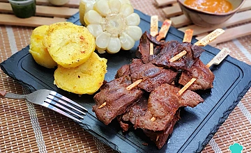 Lima – Tour Degustación comida peruana: Ceviche peruano en La Mar, papa rellena y pisco peruano en Taberna Queirolo, Anticuchos y Picarones – Visita Museo Larco – Malecón de Miraflores (Desayuno y Almuerzo)