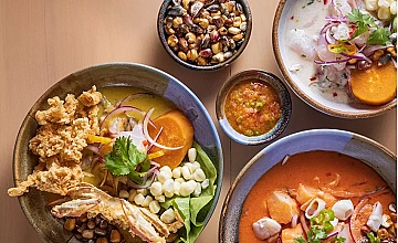 Lima – Tour Degustación comida peruana: Ceviche peruano en La Mar, papa rellena y pisco peruano en Taberna Queirolo, Anticuchos y Picarones – Visita Museo Larco – Malecón de Miraflores (Desayuno y Almuerzo)