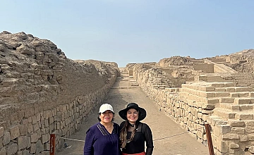 Lima – Templo Pre Inca de Pachacamac – Barranco – City tour Colonial y Moderno: Parque del Amor, Huaca Pucllana, Centro Financiero de San Isidro – Plaza de Armas Lima: Catedral de Lima, Palacio de Gobierno y Convento de San Francisco (Desayuno y Almuerzo)