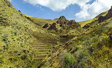 Cusco – Taucca – Huchuy Qosqo o Cusco pequeño – Ollantaytambo (Desayuno y Almuerzo)